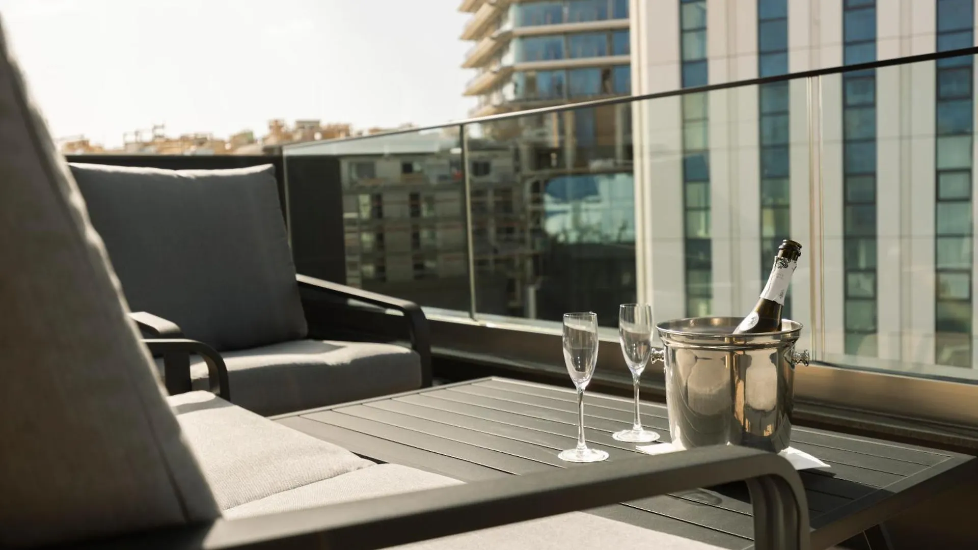 The Londoner Hotel St. Julian'S